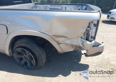 2025 Ram 1500 Big Horn 4X4 5'7 Box z USA, uszkodzony, nr VIN 1C6RRFFG4SN502088